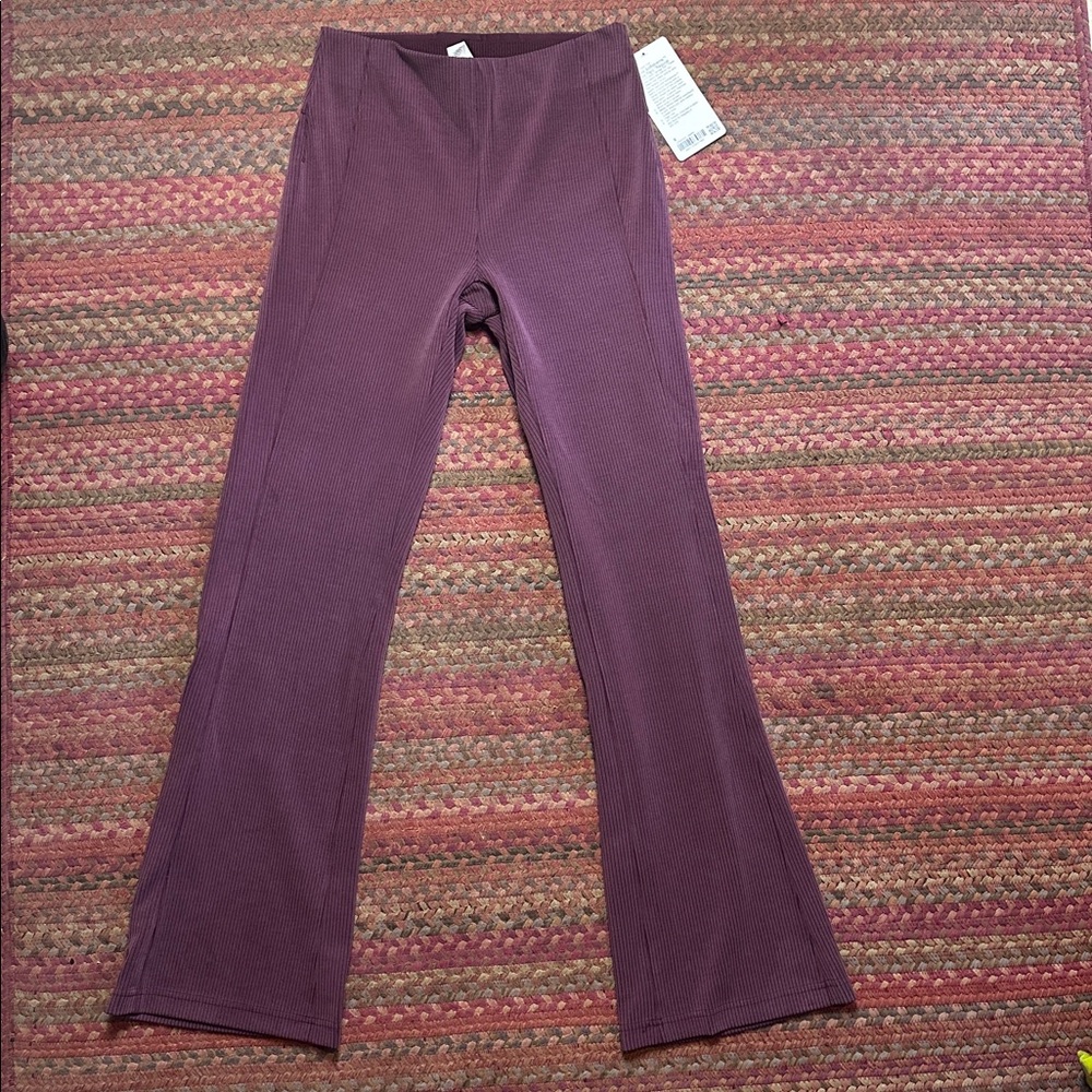 NWT LULULEMON SOFTSTREME RIBBED GARNET FLARE PANTS
